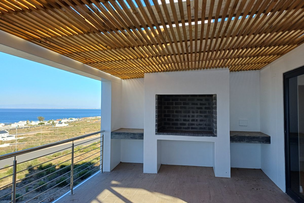 3 Bedroom House with Stunning Views - Photo 4