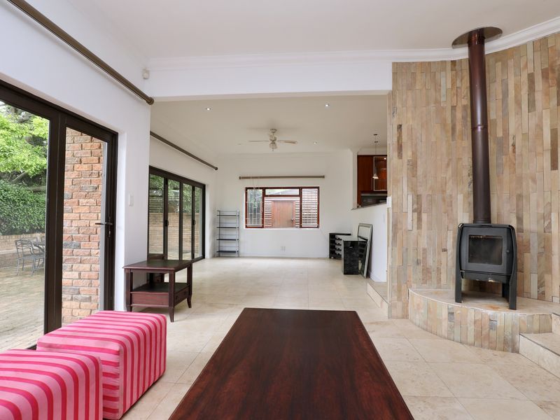 4 Bedroom Home To Let in Somerset West - Photo 6