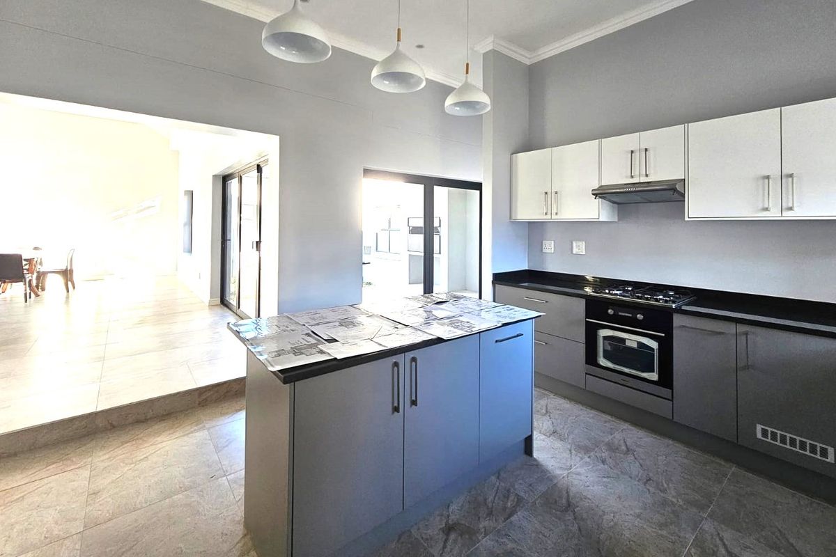 Popular Estate in the Winelands almost sold-out! - Photo 5
