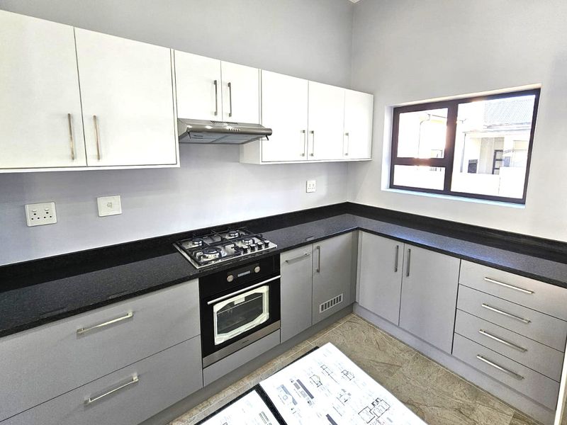 New popular Estate in the Winelands - almost sold-out! - Photo 2