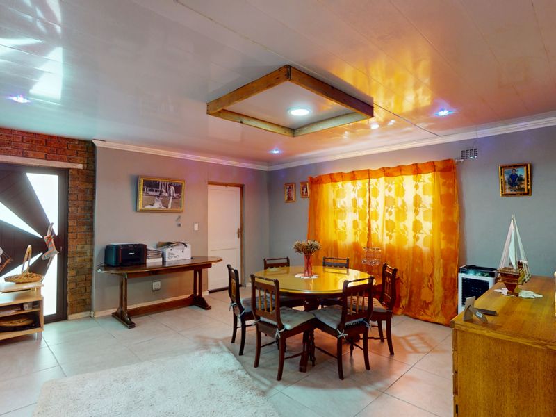 House For Sale In Somerset West - Photo 9