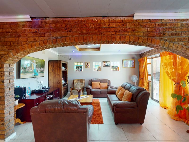 House For Sale In Somerset West - Photo 10