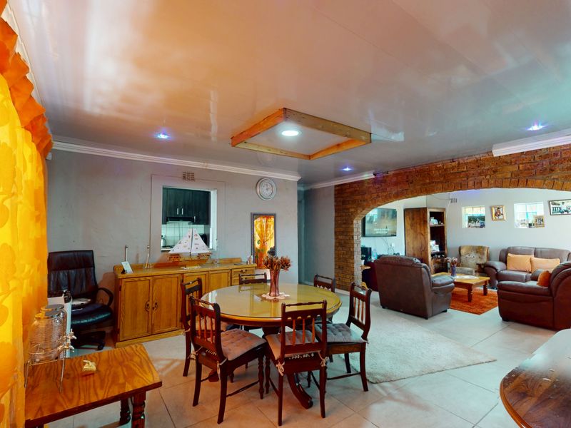 House For Sale In Somerset West - Photo 7