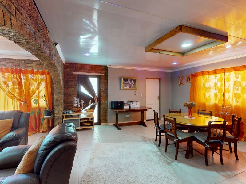 House For Sale In Somerset West - Photo 6