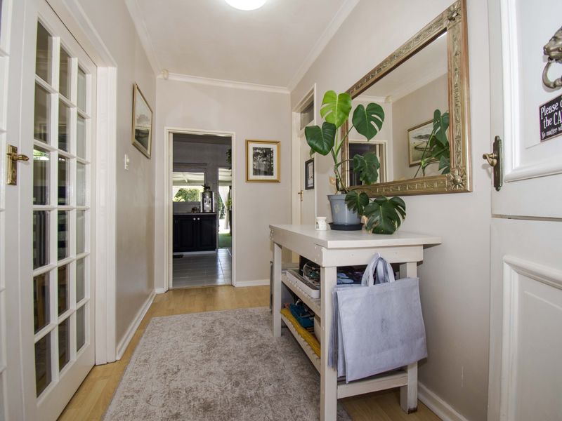 A comfortable, well-located family home offering space, flexibility and lifestyle - Photo 8