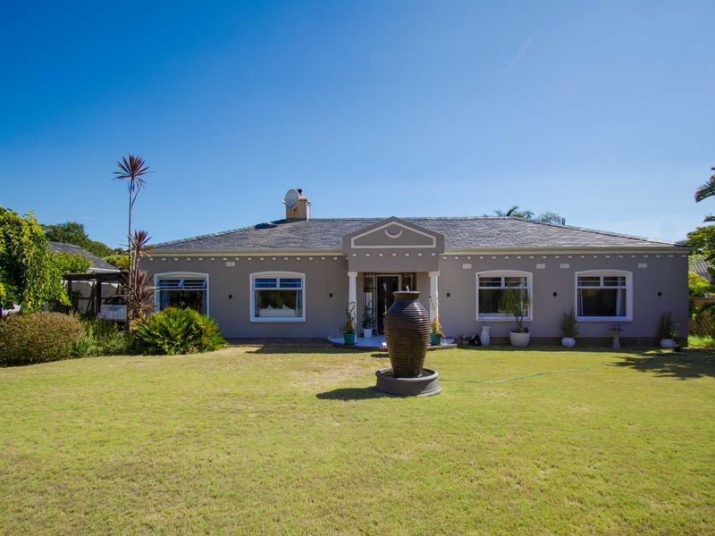 A comfortable, well-located family home offering space, flexibility and lifestyle - Photo 2