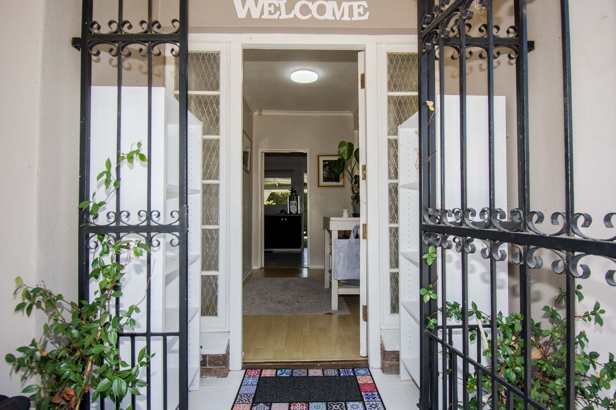 A comfortable, well-located family home offering space, flexibility and lifestyle - Photo 3