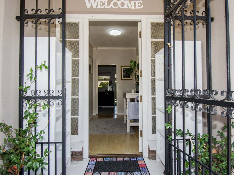 A comfortable, well-located family home offering space, flexibility and lifestyle - Photo 3