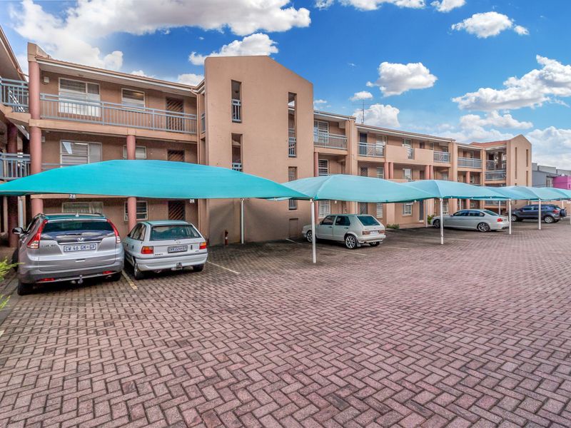 Renovated Garden Unit - Photo 2