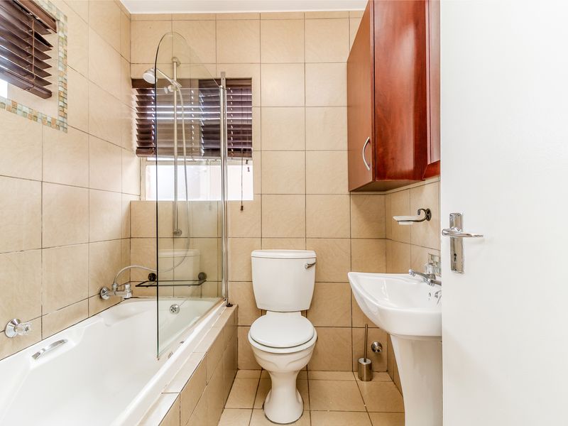 Renovated Garden Unit - Photo 9