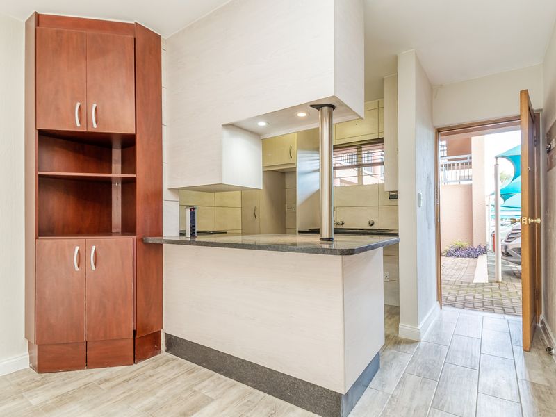 Renovated Garden Unit - Photo 8