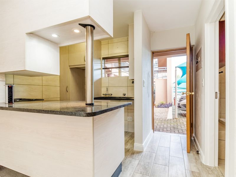 Renovated Garden Unit - Photo 7