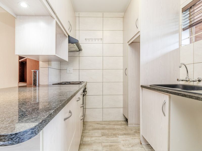 Renovated Garden Unit - Photo 5