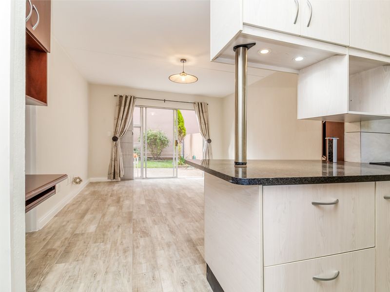 Renovated Garden Unit - Photo 4