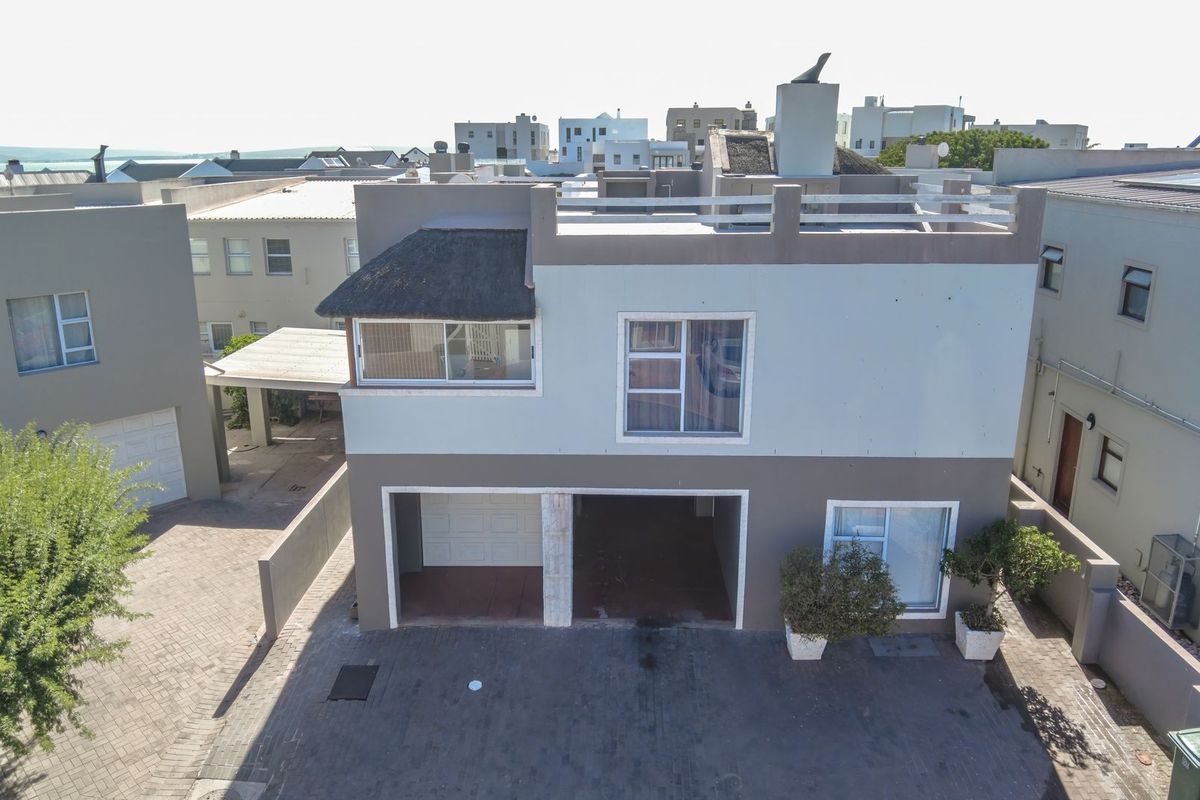 3 Bedroom House To Rent – Waterfront - Photo 2