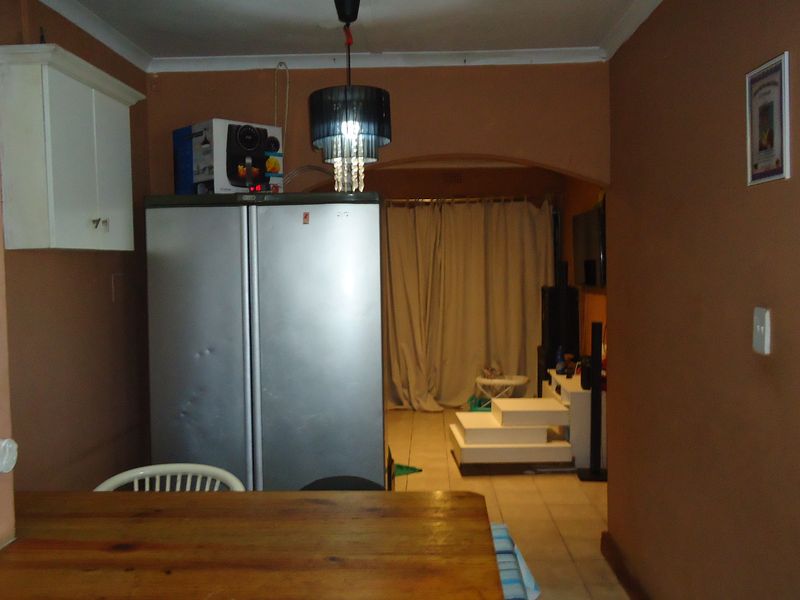 House For Sale In Macassar - Photo 8