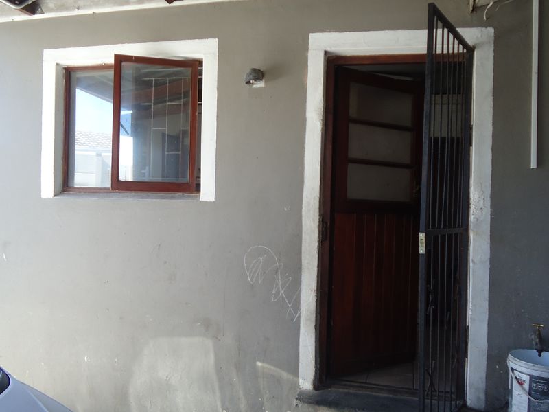 House For Sale In Macassar - Photo 4