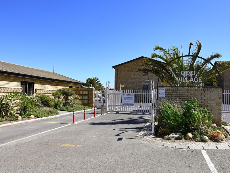 Beautifully Maintained 3 Bedroom Home For Sale In Fairview Golf Estate - Photo 2