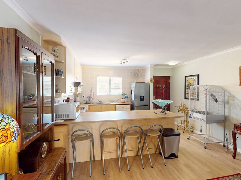 Beautifully Maintained 3 Bedroom Home For Sale In Fairview Golf Estate - Photo 5