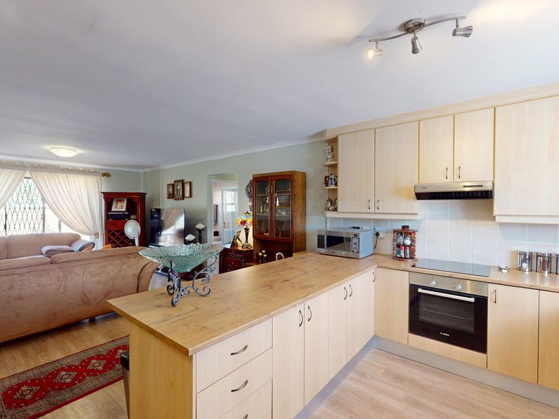 Beautifully Maintained 3 Bedroom Home For Sale In Fairview Golf Estate - Photo 8