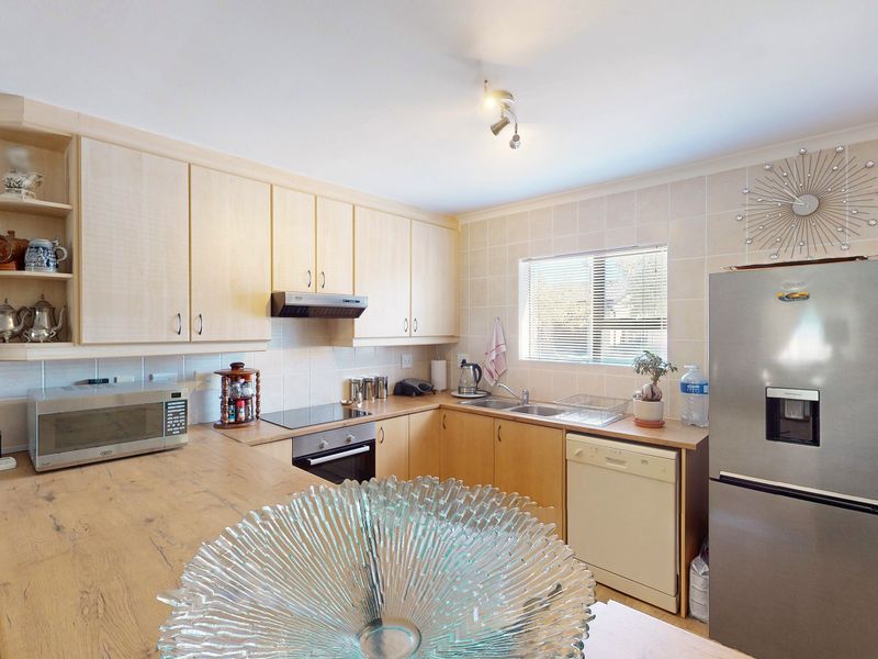 Beautifully Maintained 3 Bedroom Home For Sale In Fairview Golf Estate - Photo 6