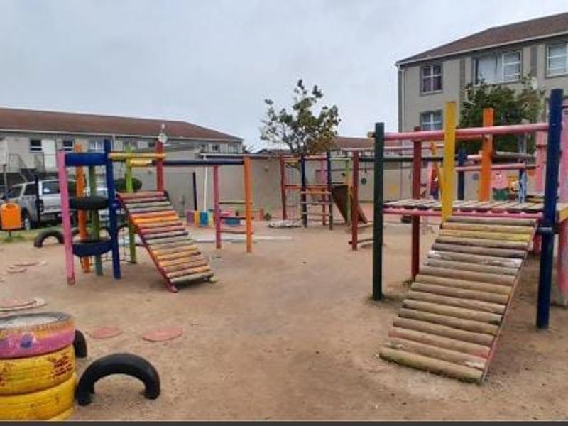 Ground Floor Apartment - Photo 8