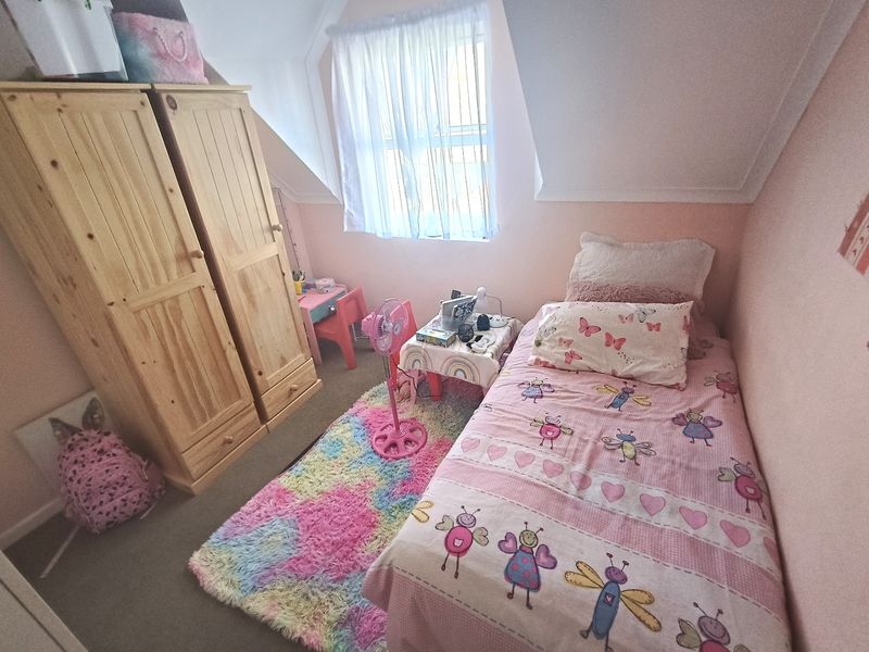 PERFECT STARTER HOME WITH VIEWS AND CHARACTER (PET FRIENDLY) - Photo 10