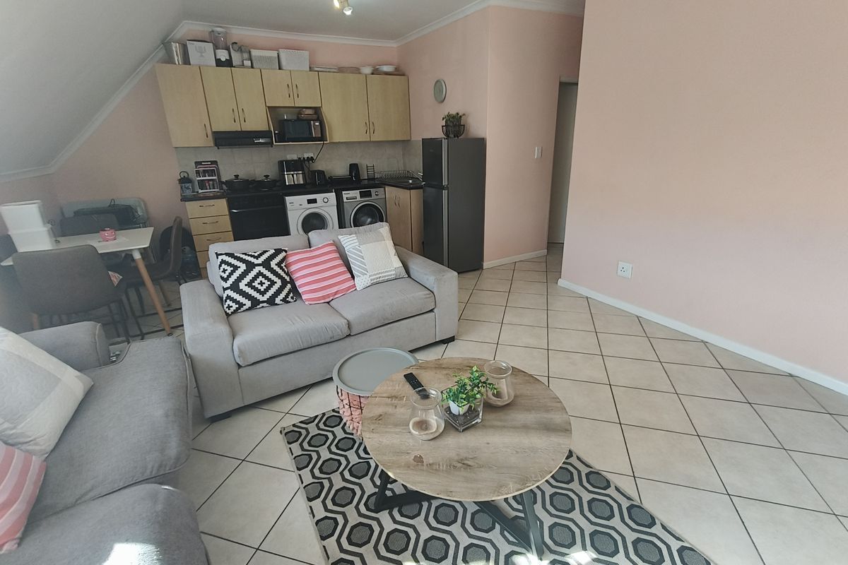 PERFECT STARTER HOME WITH VIEWS AND CHARACTER (PET FRIENDLY) - Photo 4