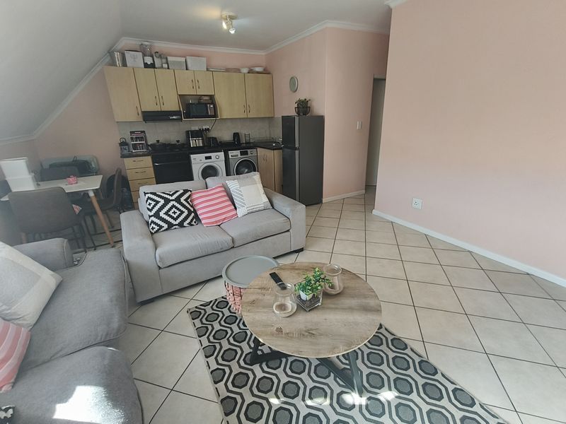 PERFECT STARTER HOME WITH VIEWS AND CHARACTER (PET FRIENDLY) - Photo 4