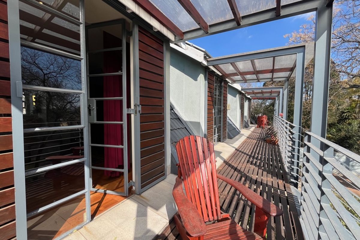 Chic Studio Retreat in Linden – All-Inclusive Living Made Easy - Photo 3