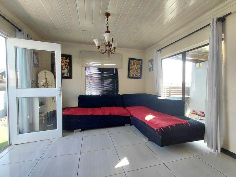 Add your personal touch to this property offering space and opportunity - Photo 5