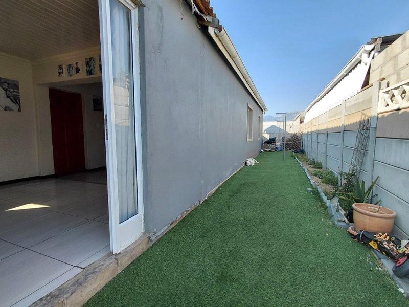 Add your personal touch to this property offering space and opportunity - Photo 4