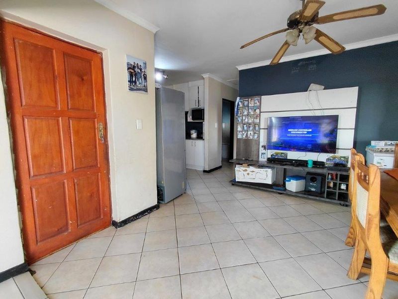 Add your personal touch to this property offering space and opportunity - Photo 8