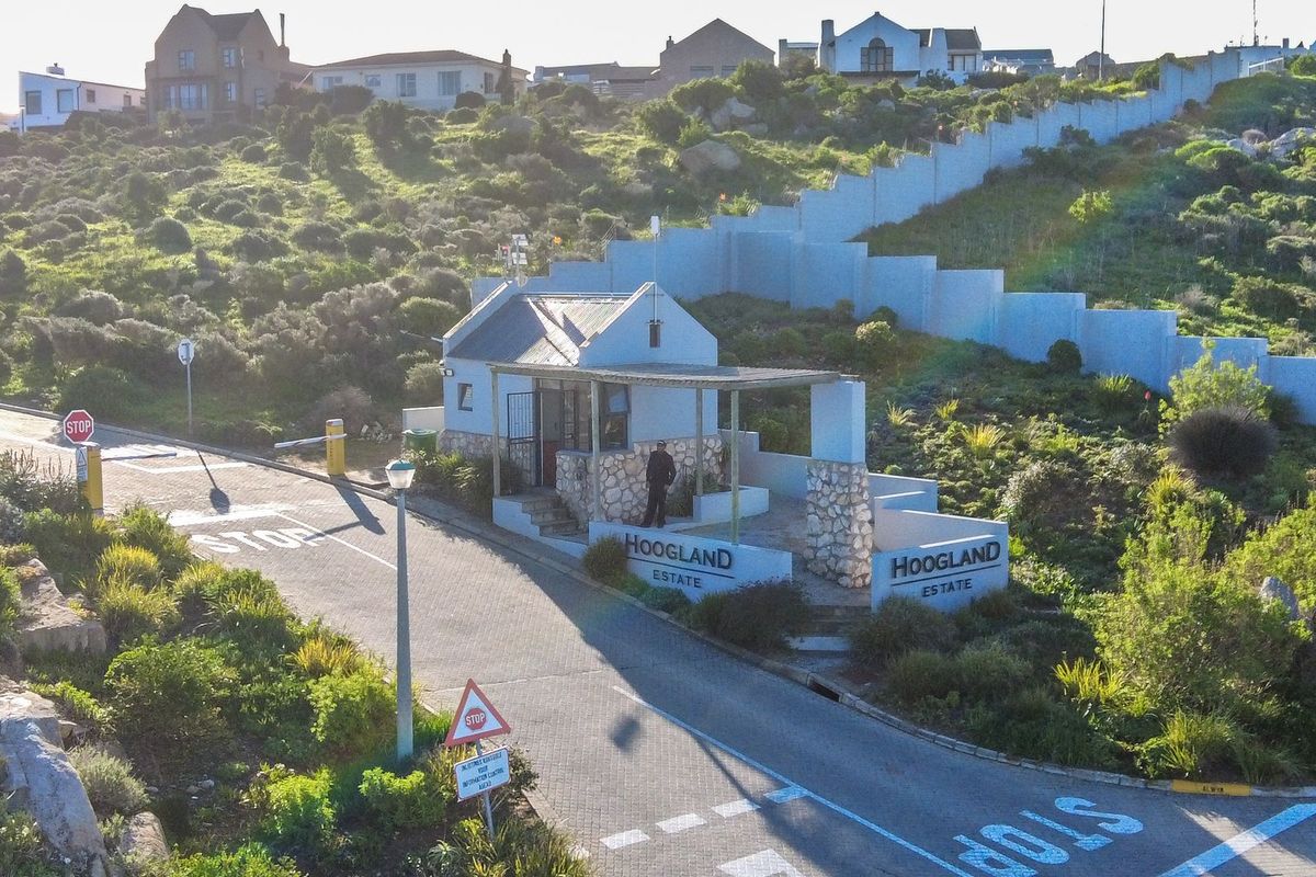 Secure, Scenic Seaside Living Above the Bay - Photo 5