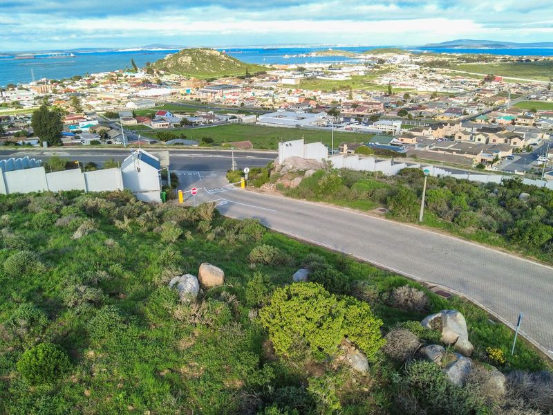 Secure, Scenic Seaside Living Above the Bay - Photo 8