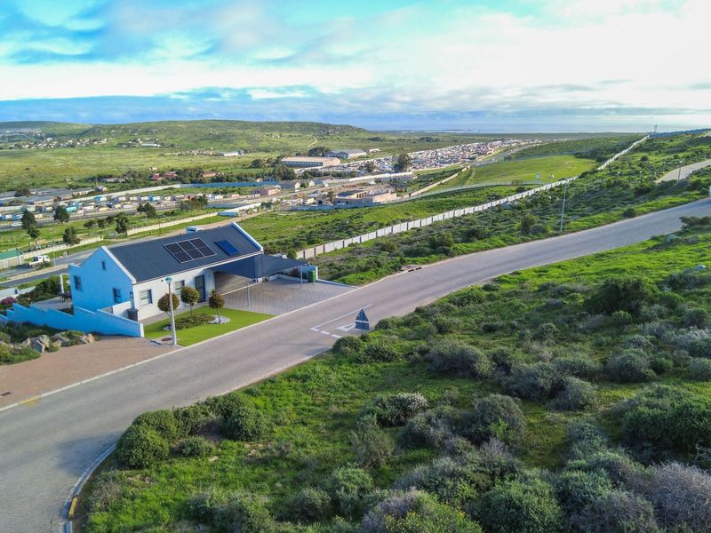 Secure, Scenic Seaside Living Above the Bay - Photo 6