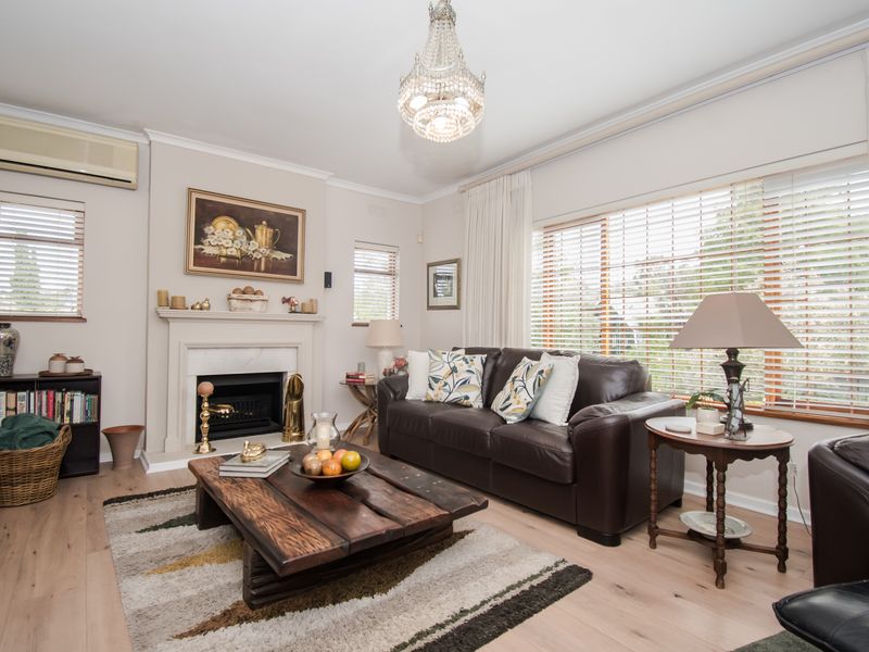 Space and solid foundations in prestigeous La Sandra - Photo 7