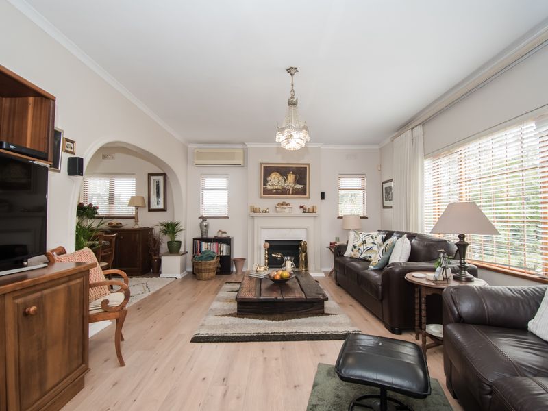 Space and solid foundations in prestigeous La Sandra - Photo 2