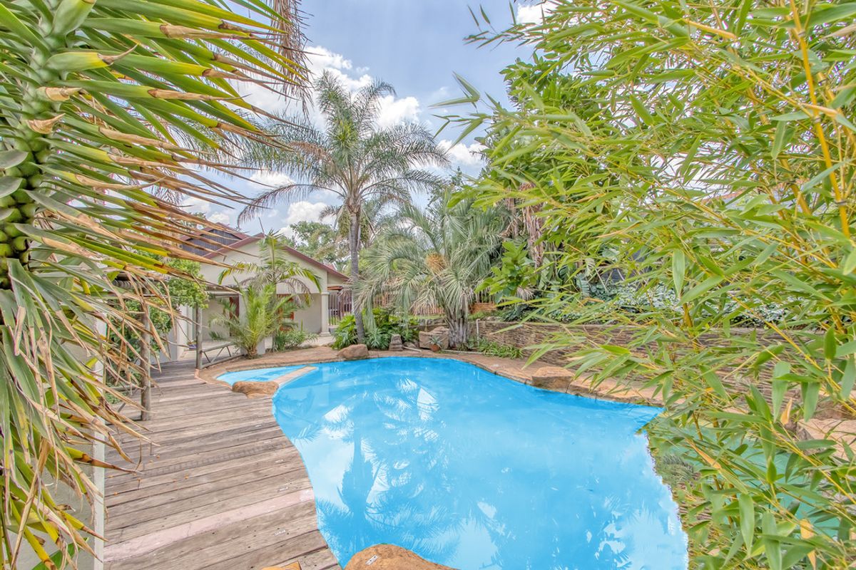 Space for Everyone! Family Home with Cottage and Excellent Security - Photo 3