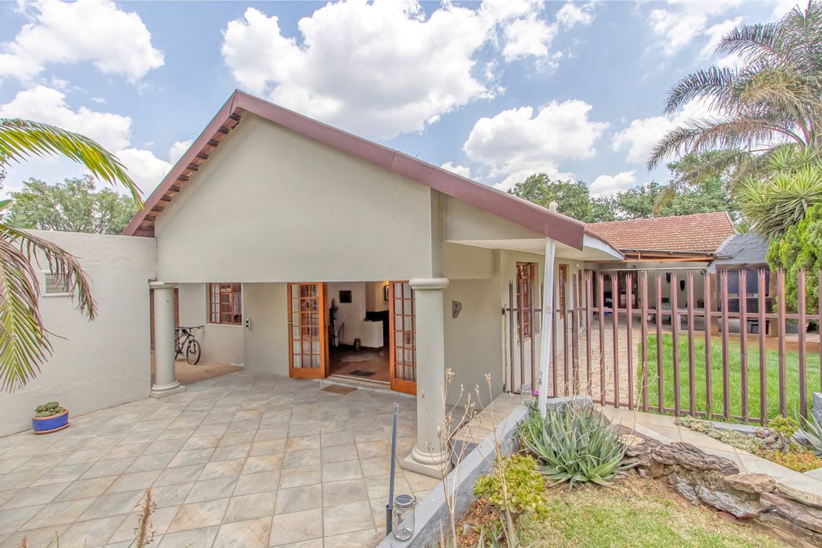 Space for Everyone! Family Home with Cottage and Excellent Security - Photo 2