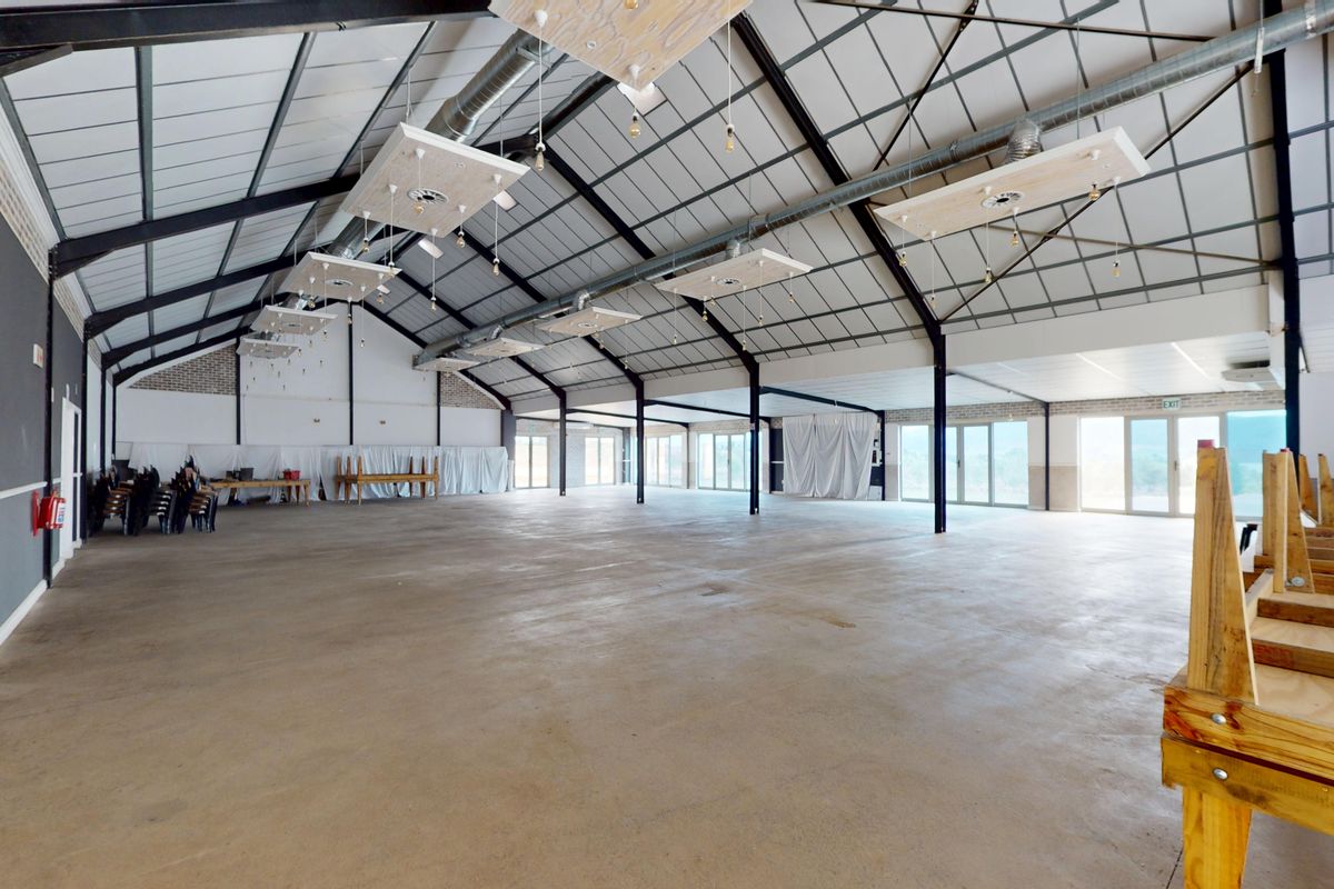 Spectacular 7.8ha off-grid farm with Guesthouse & Function Venue - Paarl! - Photo 4