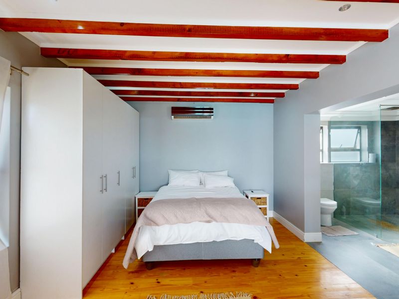 Spectacular 7.8ha off-grid farm with Guesthouse & Function Venue - Paarl! - Photo 9