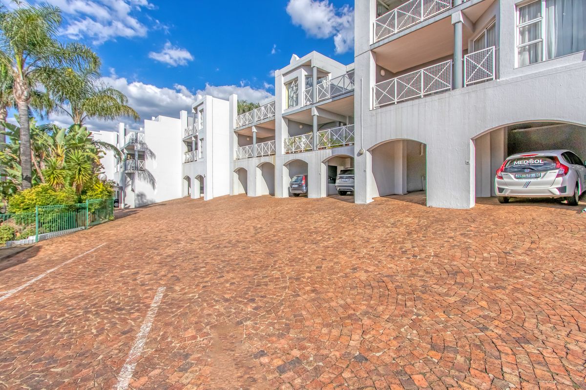 2 Bedroom Apartment - Photo 3
