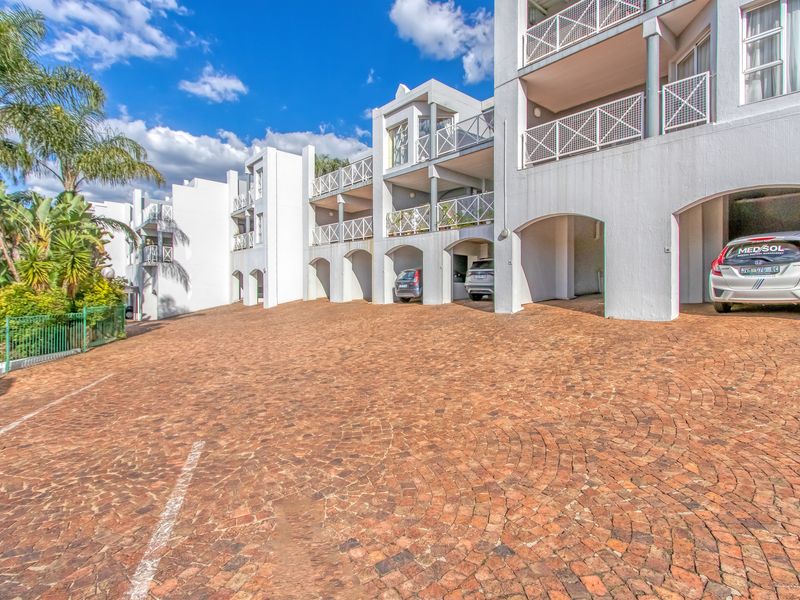 2 Bedroom Apartment - Photo 3