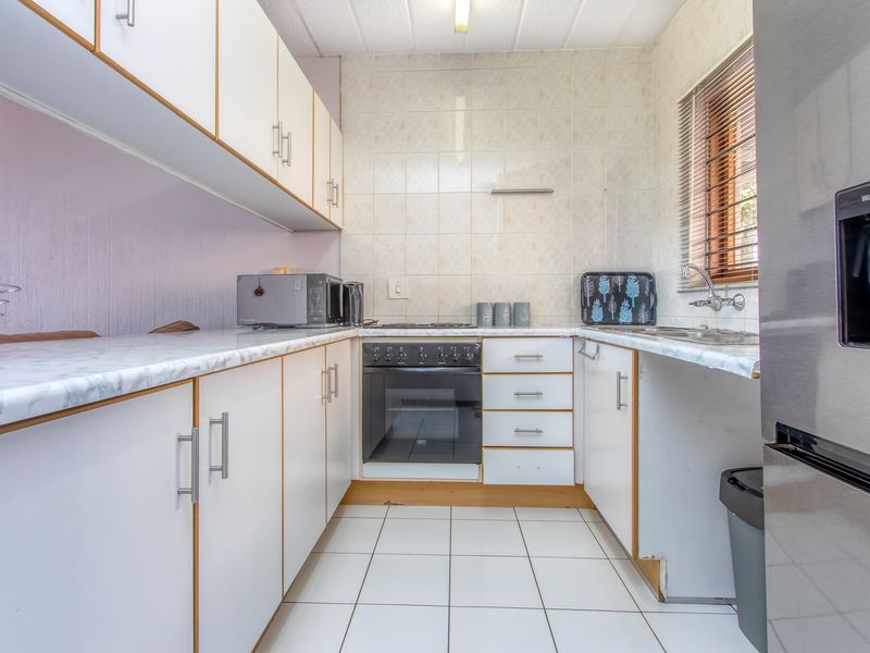 2 Bedroom Apartment - Photo 10