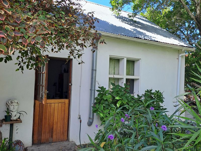 Charming Bachelor Garden Cottage Ideally Located Close To The Beach - Photo 10