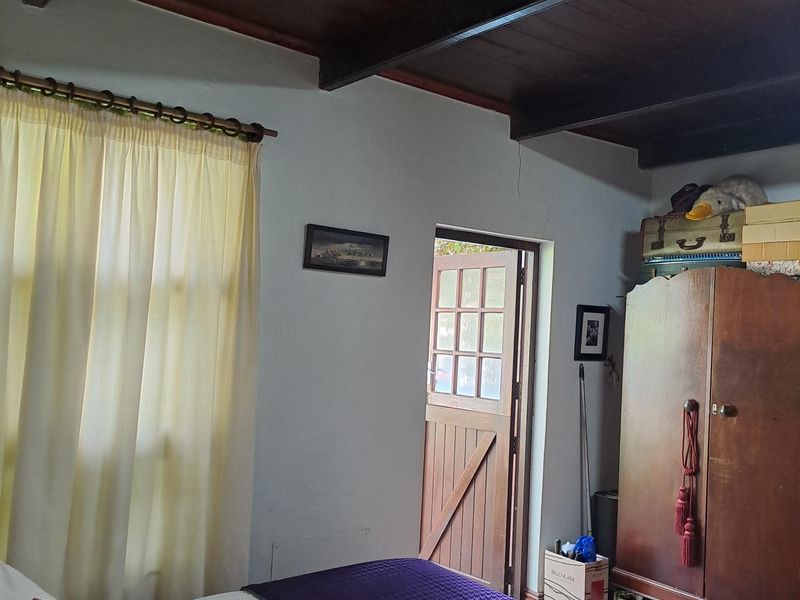 Charming Bachelor Garden Cottage Ideally Located Close To The Beach - Photo 2