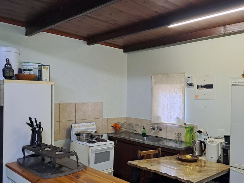 Charming Bachelor Garden Cottage Ideally Located Close To The Beach - Photo 4