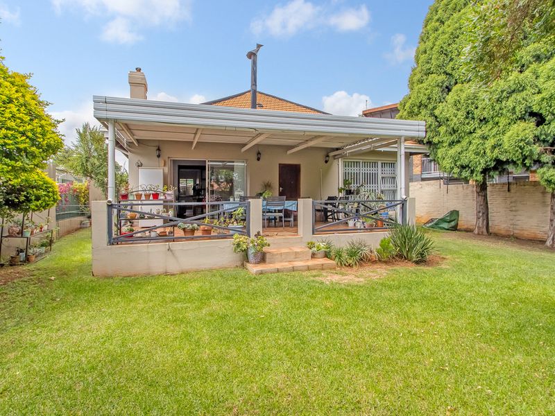 Secure Home in a Small Complex with Solar Back Up Power - Photo 4