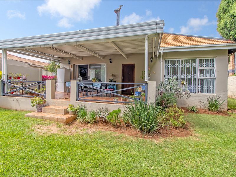 Secure Home in a Small Complex with Solar Back Up Power - Photo 5